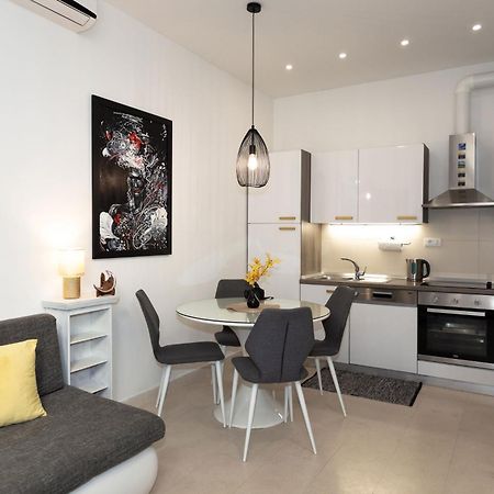 Moon Apartment Спліт Екстер'єр фото