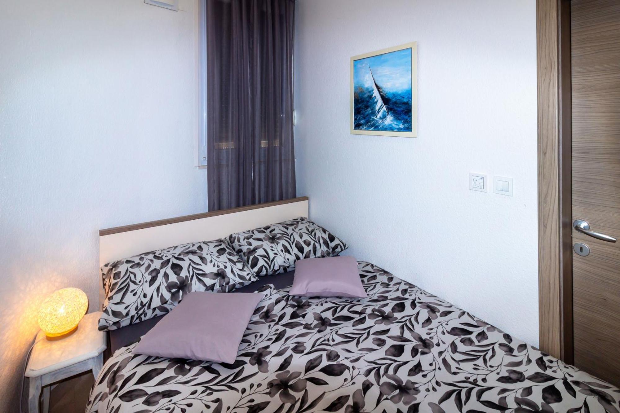 Moon Apartment Спліт Екстер'єр фото